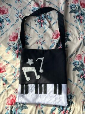 Black & White Piano Keyboard Music Note Shoulder Bag